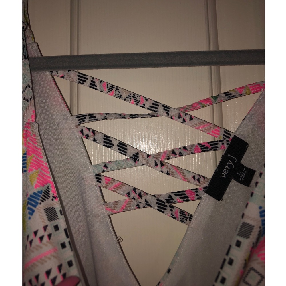 Geometric patterned romper - Picture 2 of 2